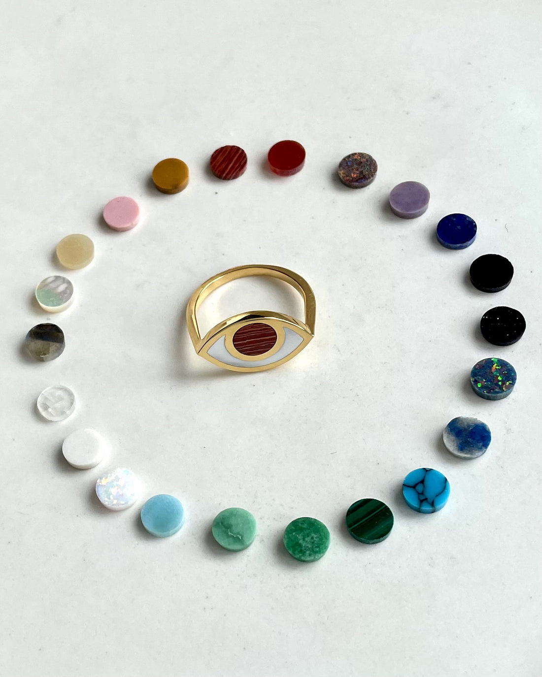 Anillo Third Eye - Porcelana - Oro amarillo de 14 quilates
