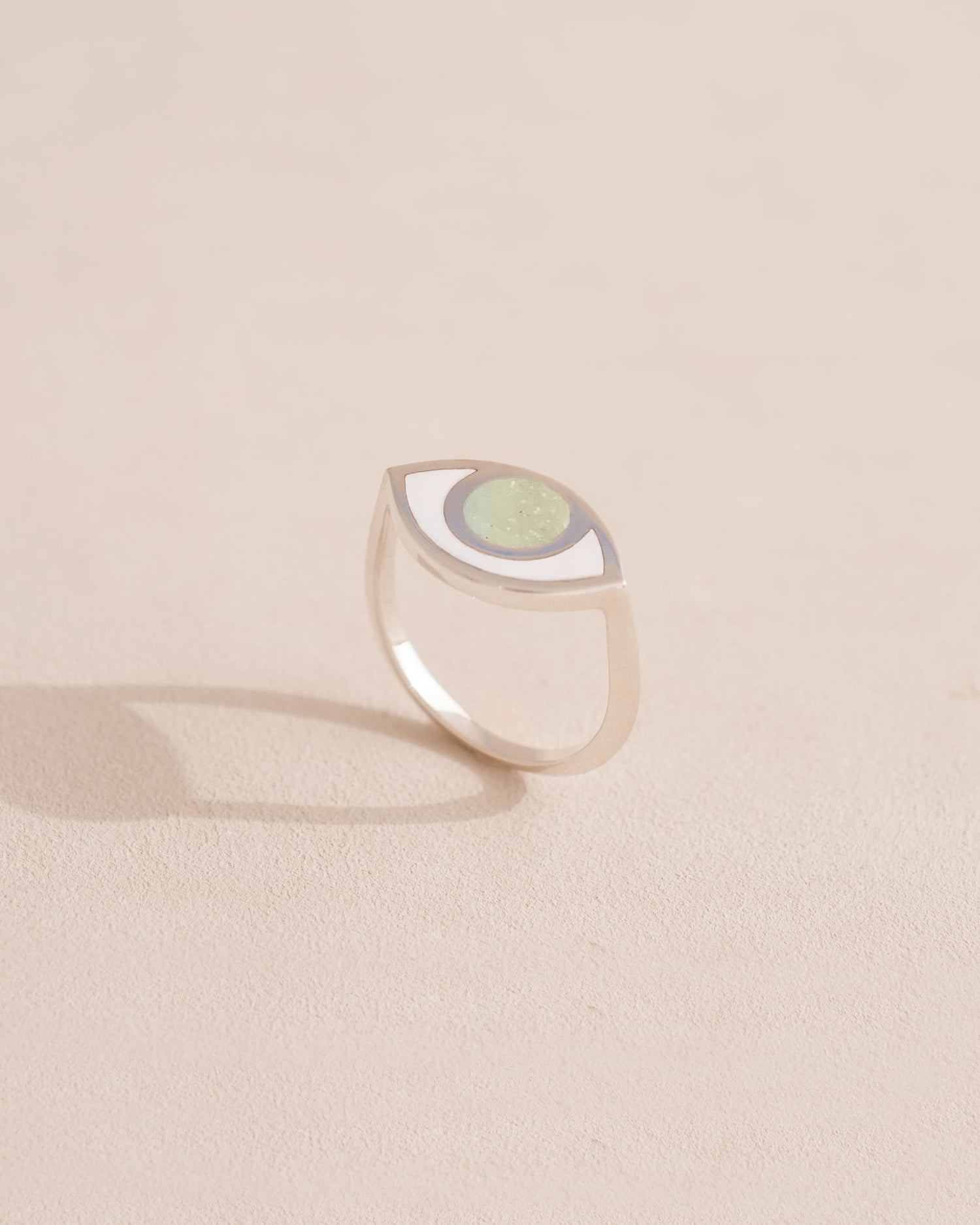 Anillo Third Eye - Porcelana - Oro amarillo de 14 quilates