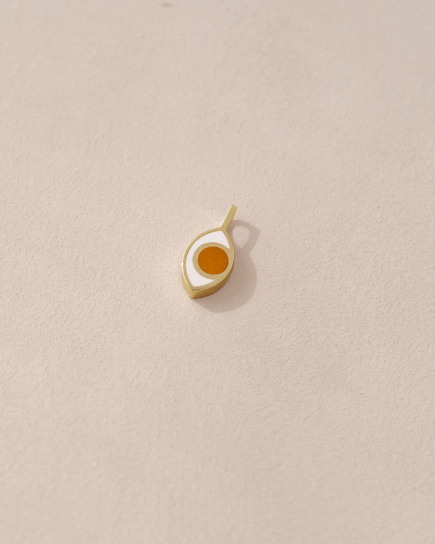 Dije de tercer ojo - Cornalina - Oro amarillo de 14 quilates